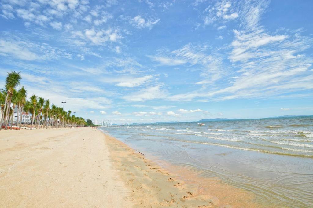 Ar Aeras Pattaya Apartman Kültér fotó